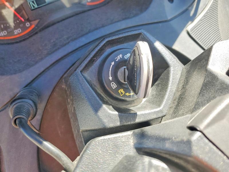 61753386 :رقم المزاد ، 2BXNBDD27FV003275 vin ، 2015 Can-am Spyder Roadster مزاد بيع