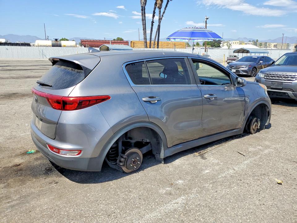 61381086 :رقم المزاد ، KNDPM3AC0J7338276 vin ، 2018 Kia Sportage مزاد بيع