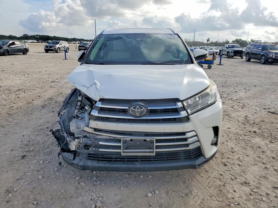 59705426 :رقم المزاد ، 5TDYZRFH8HS192030 vin ، 2017 Toyota Highlander مزاد بيع