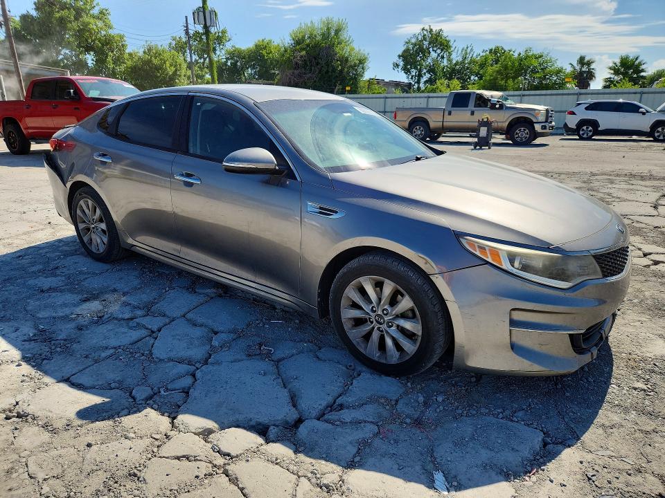 60035516 :رقم المزاد ، 5XXGT4L34HG137696 vin ، 2017 Kia Optima مزاد بيع