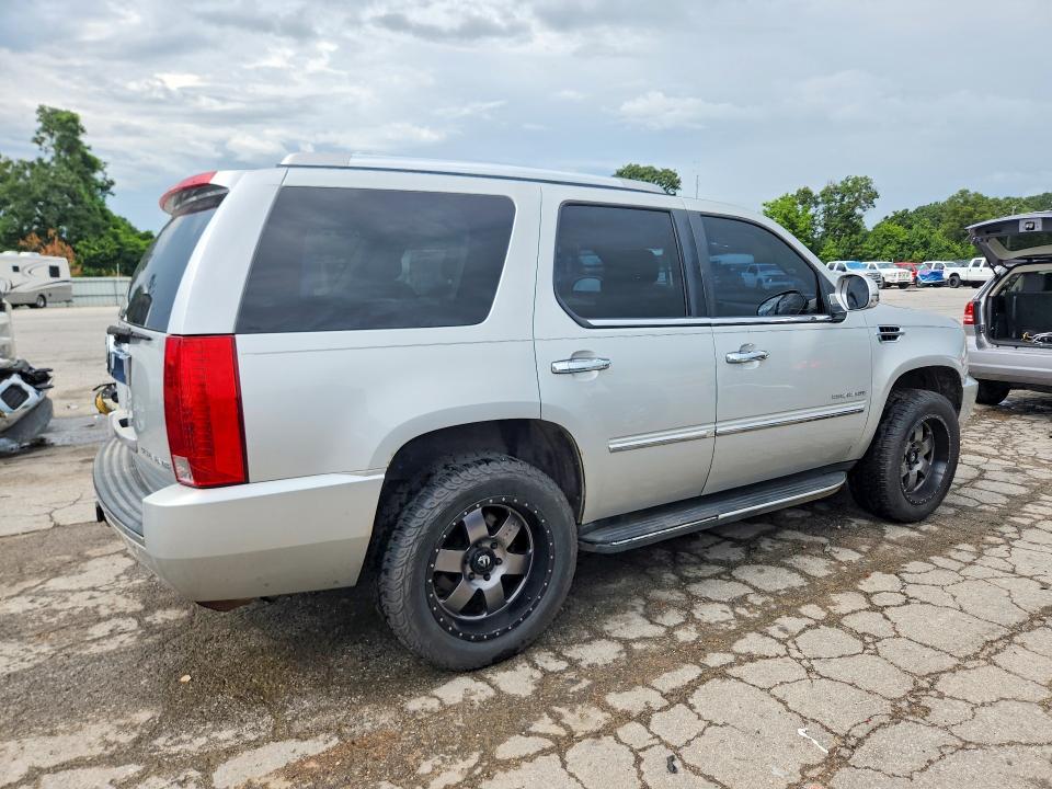 2010 Cadillac Escalade მანქანა იყიდება აუქციონზე, vin: 1GYUKBEF3AR111542, აუქციონის ნომერი: 61297406