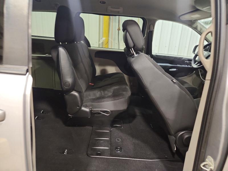 61196496 :رقم المزاد ، 2C4RDGBG2JR224702 vin ، 2018 Dodge Grand Caravan مزاد بيع