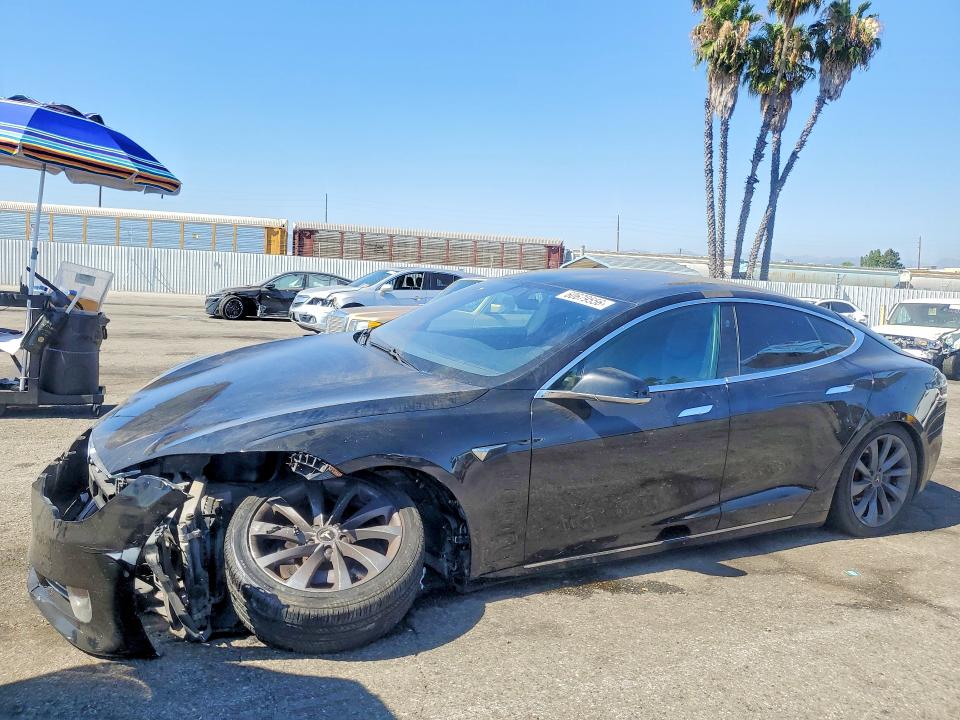 Продажа на аукционе авто 2018 Tesla Model S, vin: 5YJSA1E23JF270669, номер лота: 60679556
