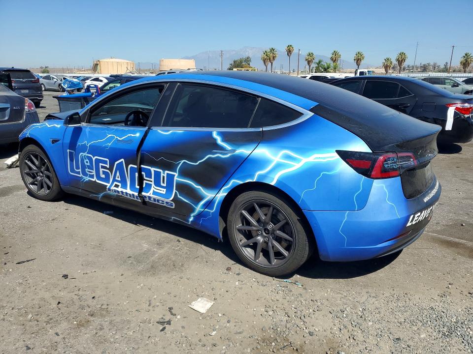 63427166 :رقم المزاد ، 5YJ3E1EA4JF034385 vin ، 2018 Tesla Model 3 مزاد بيع