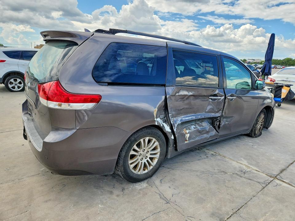 Aukcja sprzedaży 2011 Toyota Sienna, vin: 5TDYK3DC1BS092982, numer aukcji: 61188176