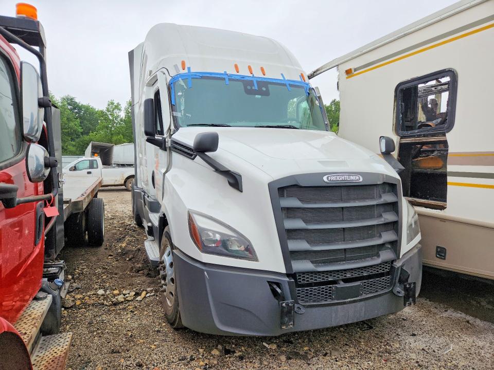 2024 Freightliner Cascadia 126 მანქანა იყიდება აუქციონზე, vin: 3AKJHHDR2RSVA7510, აუქციონის ნომერი: 61892406