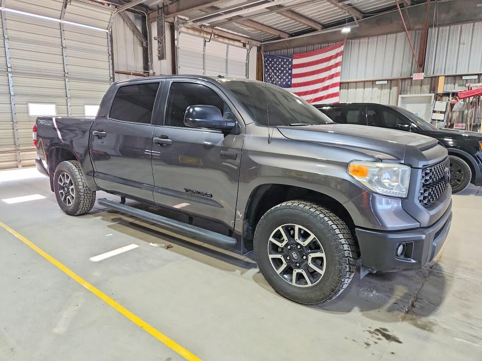 62528856 :رقم المزاد ، 5TFDW5F14GX526890 vin ، 2016 Toyota Tundra مزاد بيع