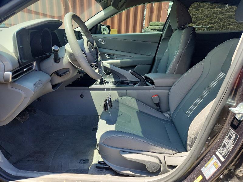 61672766 :رقم المزاد ، 5NPLM4AG9NH082390 vin ، 2022 Hyundai Elantra مزاد بيع