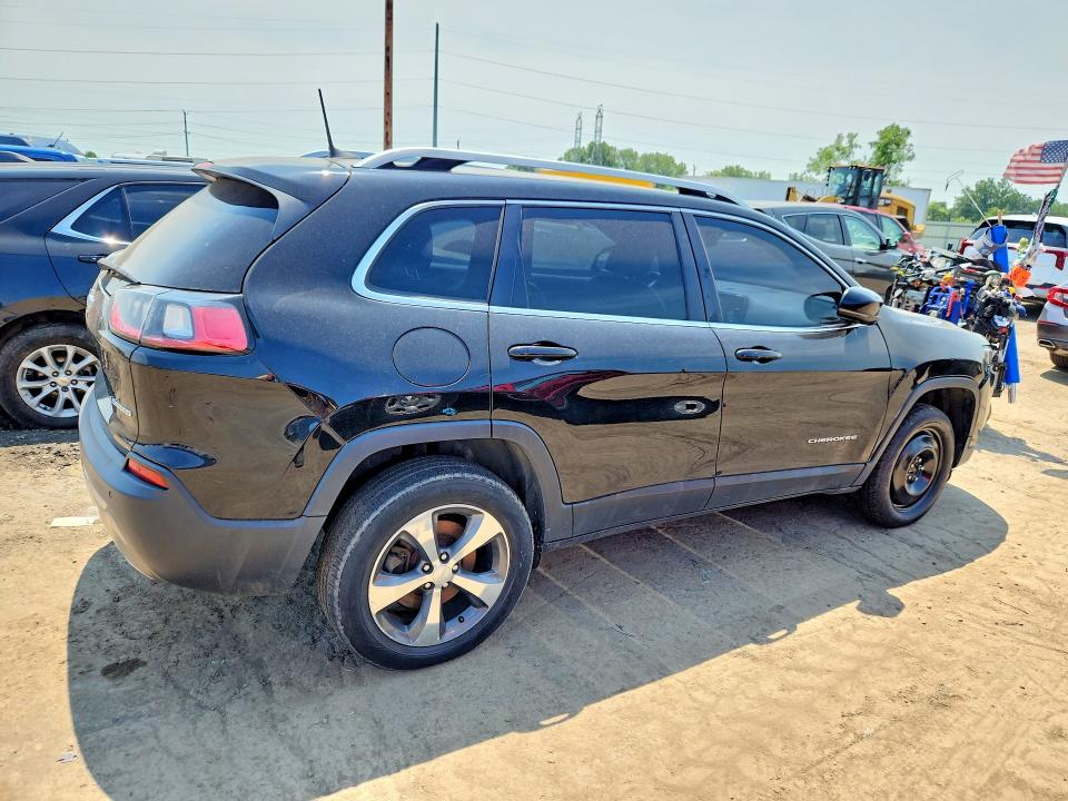 60240596 :رقم المزاد ، 1C4PJMDN8KD131035 vin ، 2019 Jeep Cherokee مزاد بيع