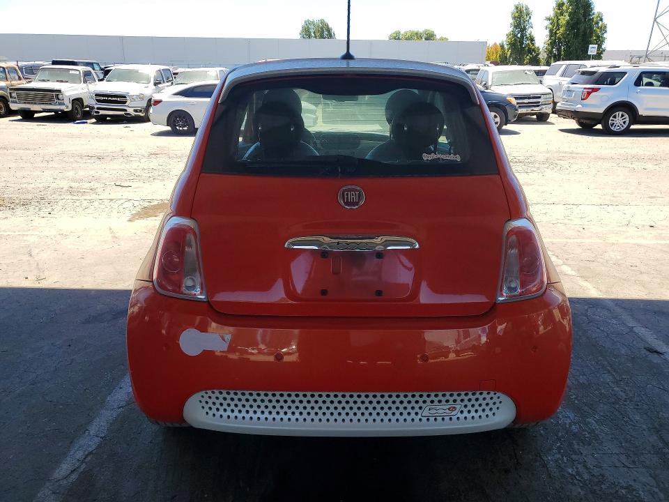 Продажа на аукционе авто 2015 Fiat 500, vin: 3C3CFFGEXFT652916, номер лота: 61634096