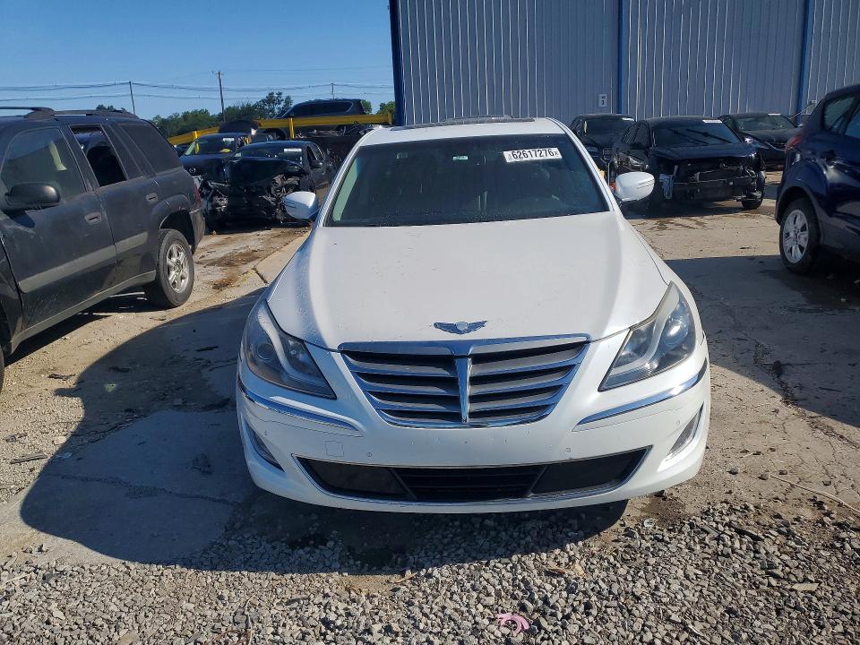 2014 Hyundai Genesis მანქანა იყიდება აუქციონზე, vin: KMHGC4DH2EU261056, აუქციონის ნომერი: 62617276