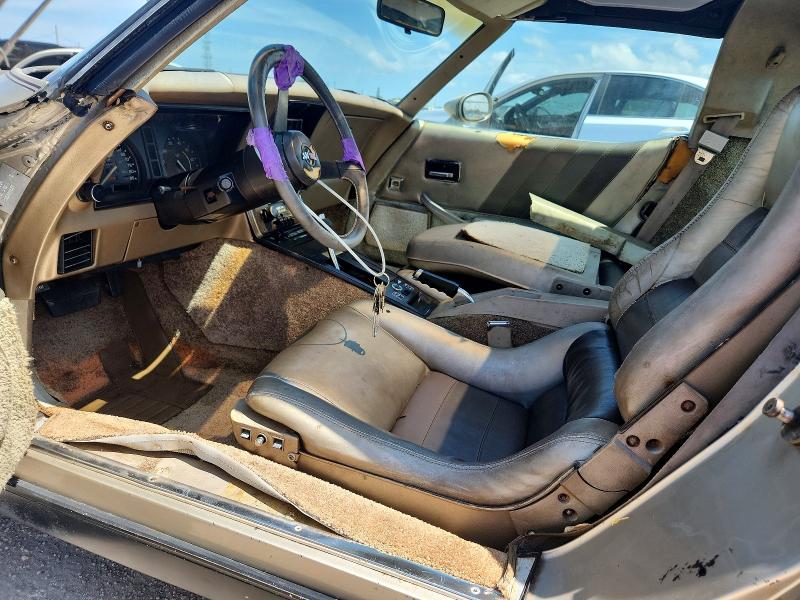 62755586 :رقم المزاد ، 1G1AY0788C5121304 vin ، 1982 Chevrolet Corvette مزاد بيع