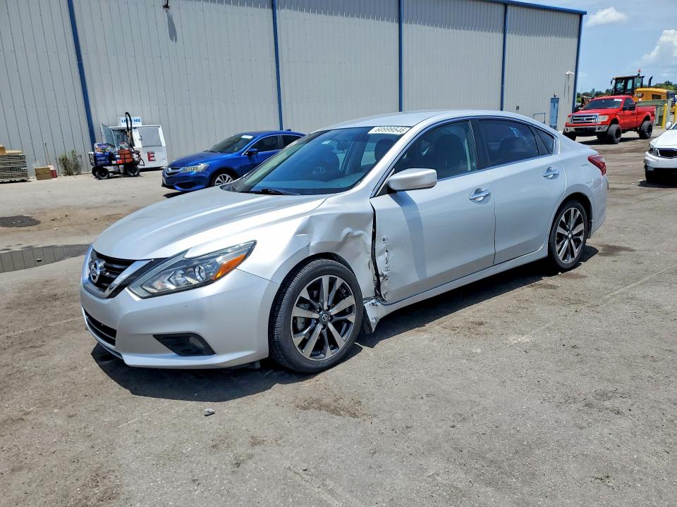 60999546 :رقم المزاد ، 1N4AL3AP5HC245742 vin ، 2017 Nissan Altima مزاد بيع
