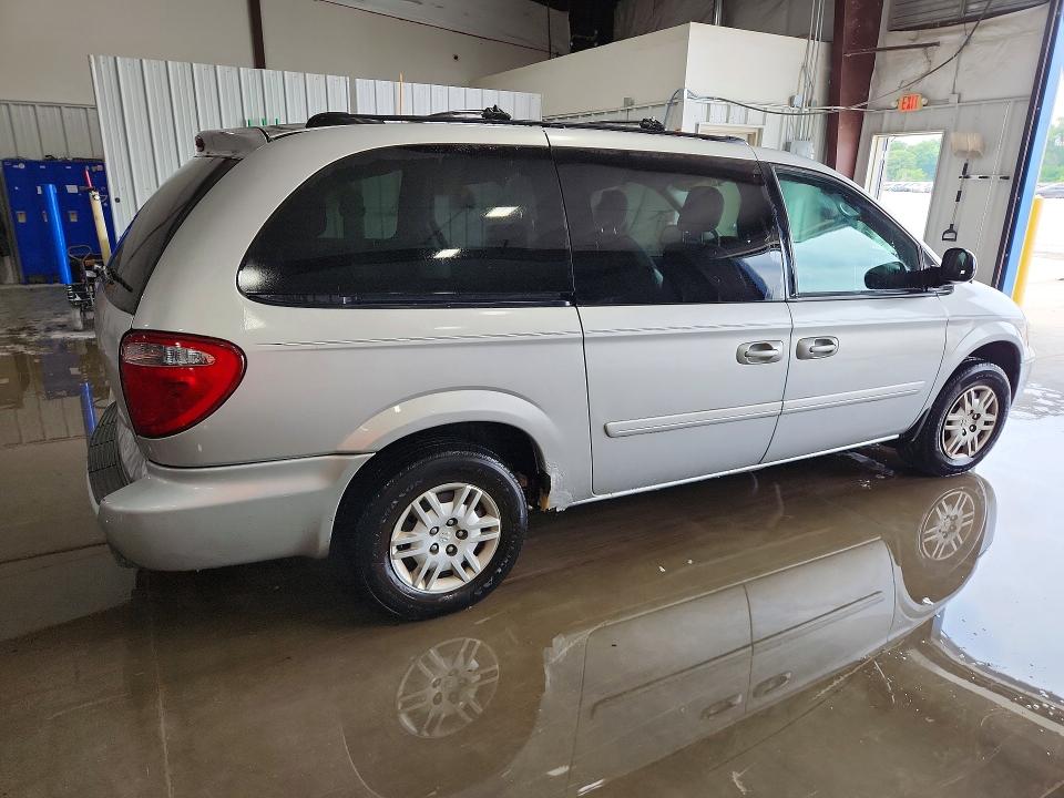 62657856 :رقم المزاد ، 2D4GP24R15R268957 vin ، 2005 Dodge Grand Caravan مزاد بيع