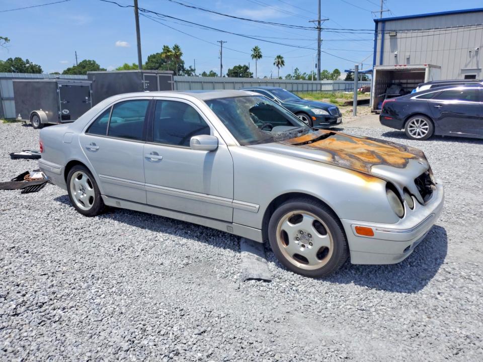 Auction sale of the 2000 Mercedes-benz E, vin: WDBJF65J4YB083793, lot number: 62301846