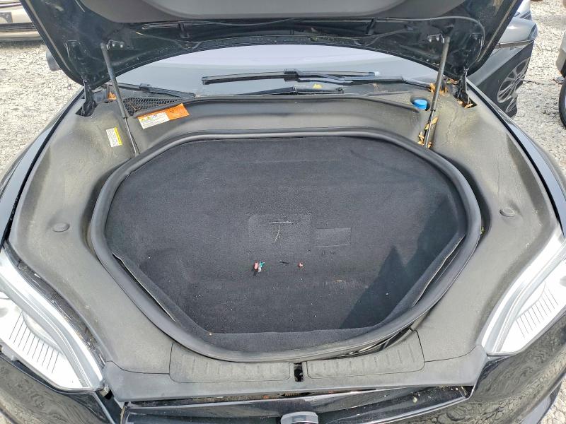 Продажа на аукционе авто 2015 Tesla Model S, vin: 5YJSA1E4XFF112726, номер лота: 61304396