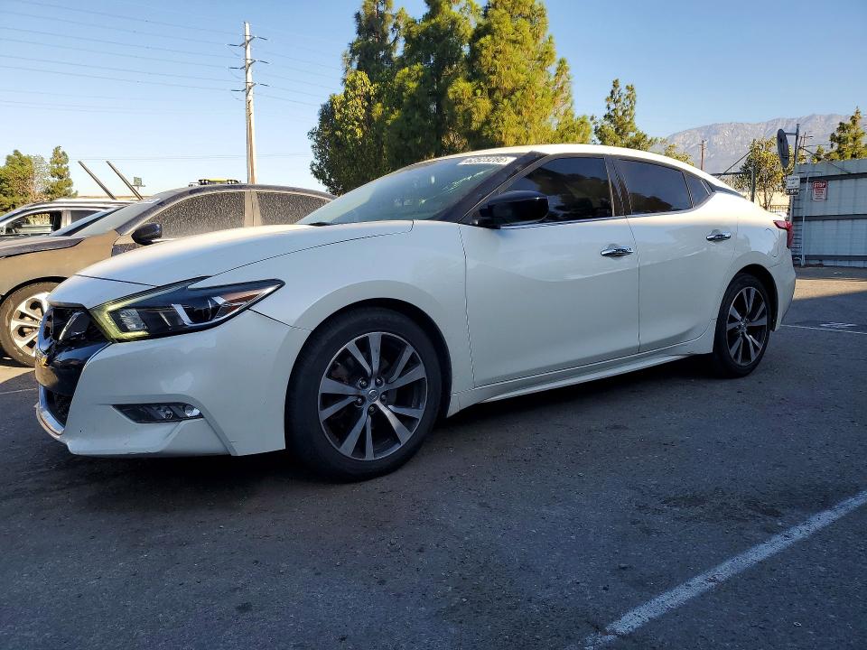 62523286 :رقم المزاد ، 1N4AA6AP3HC439452 vin ، 2017 Nissan Maxima مزاد بيع