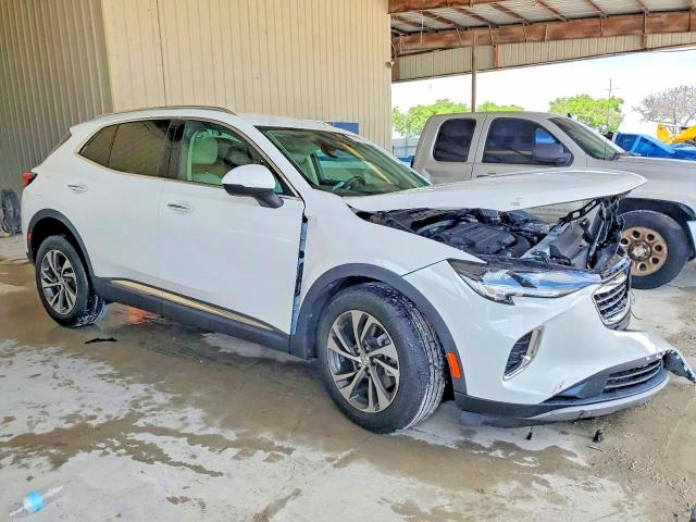 62349546 :رقم المزاد ، LRBFZNR41ND053260 vin ، 2022 Buick Envision مزاد بيع