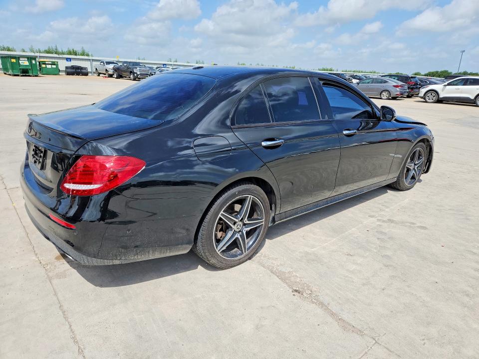 61228216 :رقم المزاد ، WDDZF4JB5JA359035 vin ، 2018 Mercedes-benz E مزاد بيع