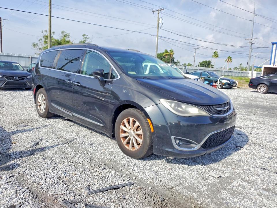 Продаж на аукціоні авто 2017 Chrysler Pacifica, vin: 2C4RC1BGXHR787832, номер лоту: 61925686