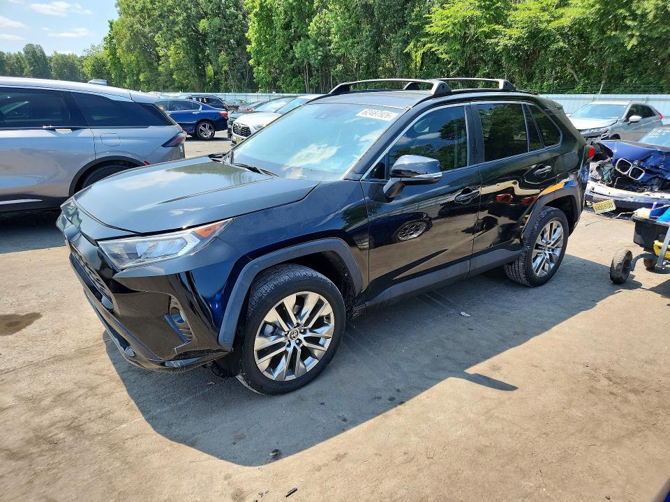 62487926 :رقم المزاد ، 2T3C1RFV4MC122770 vin ، 2021 Toyota Rav4 مزاد بيع