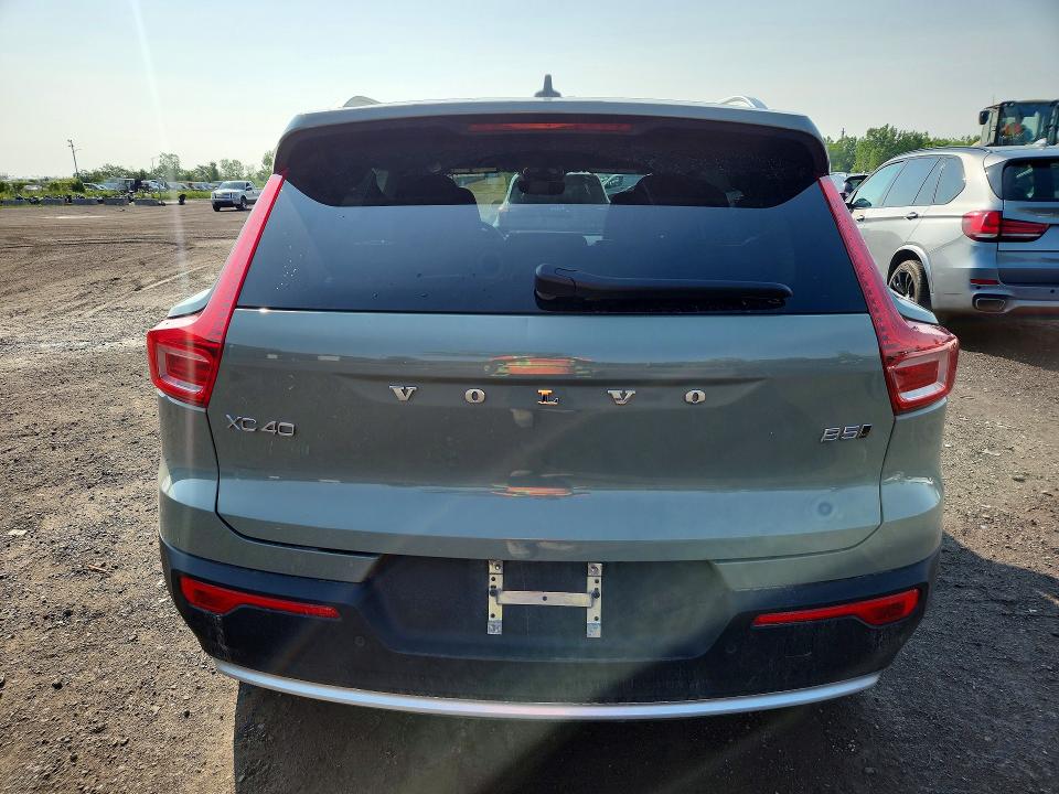 60472556 :رقم المزاد ، YV4L12UV7P2022942 vin ، 2023 Volvo Xc40 مزاد بيع