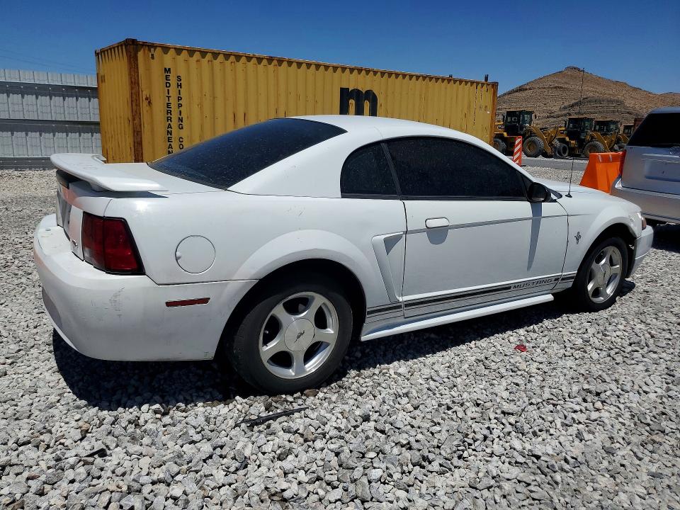 60602126 :رقم المزاد ، 1FAFP40421F186628 vin ، 2001 Ford Mustang مزاد بيع