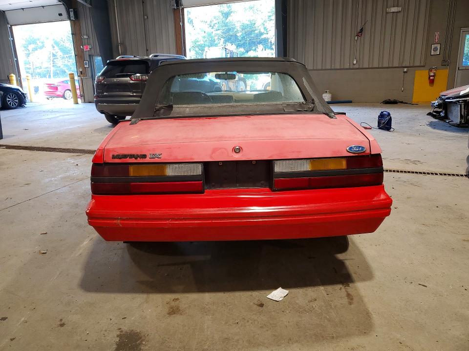60808666 :رقم المزاد ، 1FABP2735EF117972 vin ، 1984 Ford Mustang مزاد بيع