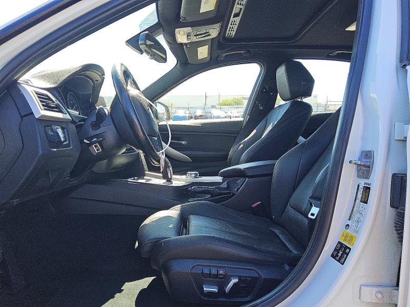 59233666 :رقم المزاد ، WBA8A3C51JA488618 vin ، 2018 Bmw 320 مزاد بيع