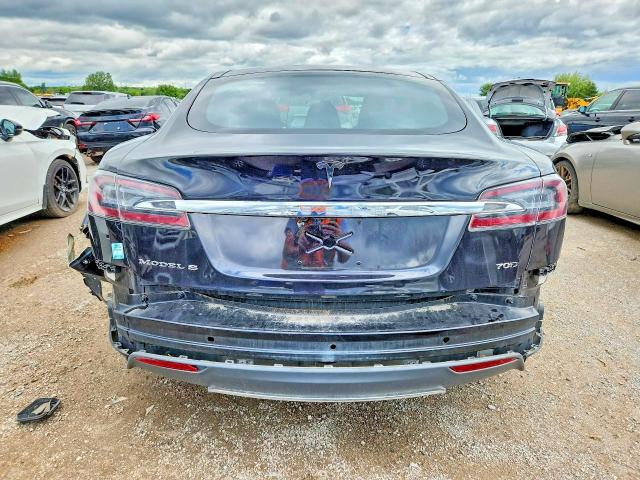 2015 Tesla Model S მანქანა იყიდება აუქციონზე, vin: 5YJSA1S26FF096558, აუქციონის ნომერი: 61443916