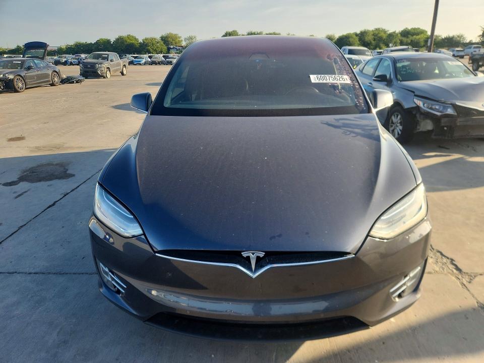 Продажа на аукционе авто 2018 Tesla Model X, vin: 5YJXCAE25JF117775, номер лота: 60075626