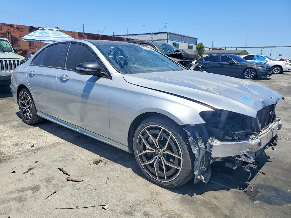 61029526 :رقم المزاد ، W1KZF8EB5NB020387 vin ، 2022 Mercedes-benz E مزاد بيع