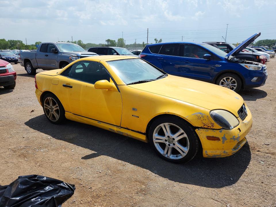 62404546 :رقم المزاد ، WDBKK47F0YF161962 vin ، 2000 Mercedes-benz Slk مزاد بيع