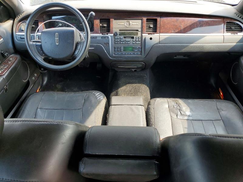 Продажа на аукционе авто 2007 Lincoln Town Car, vin: 1LNHM81W67Y624188, номер лота: 61683386
