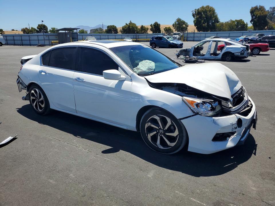 60838696 :رقم المزاد ، 1HGCR2F86HA095229 vin ، 2017 Honda Accord مزاد بيع