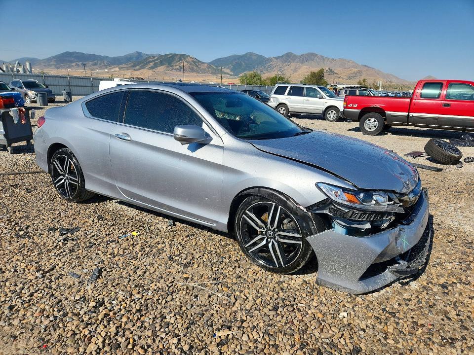 62291576 :رقم المزاد ، 1HGCT1B75HA003665 vin ، 2017 Honda Accord مزاد بيع