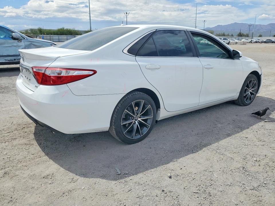 2015 Toyota Camry მანქანა იყიდება აუქციონზე, vin: 4T1BF1FK4FU030220, აუქციონის ნომერი: 60942646