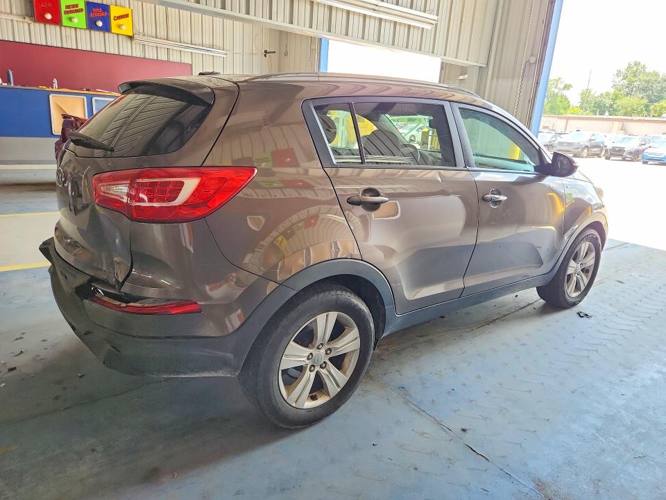 2011 Kia Sportage მანქანა იყიდება აუქციონზე, vin: KNDPBCA2XB7052773, აუქციონის ნომერი: 59390646