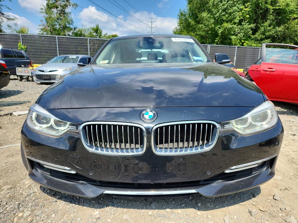 2014 Bmw 328 მანქანა იყიდება აუქციონზე, vin: WBA3B3G53ENR81989, აუქციონის ნომერი: 61677246