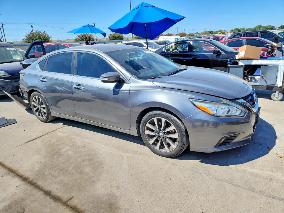 Продажа на аукционе авто 2017 Nissan Altima, vin: 1N4AL3AP8HC180675, номер лота: 62508146