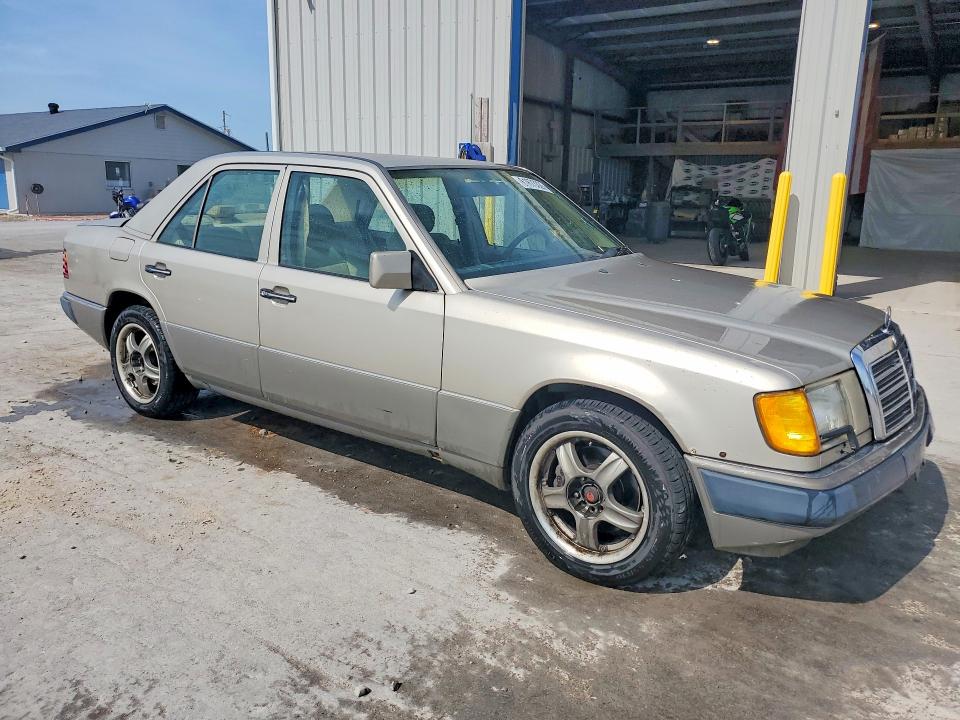 Aukcja sprzedaży 1992 Mercedes-benz 400, vin: WDBEA34E6NB793146, numer aukcji: 61673326