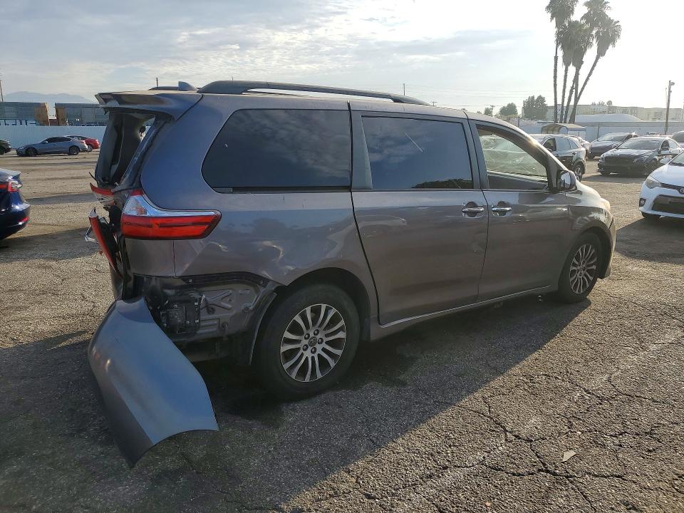 Aukcja sprzedaży 2018 Toyota Sienna, vin: 5TDYZ3DC4JS915849, numer aukcji: 61473926
