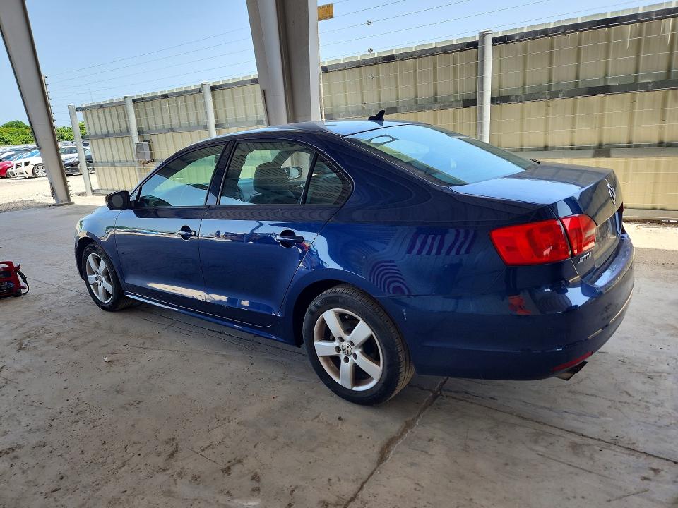 60821176 :رقم المزاد ، 3VWD17AJ4EM243391 vin ، 2014 Volkswagen Jetta مزاد بيع