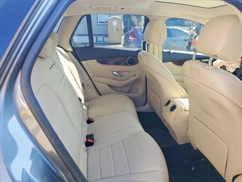61054756 :رقم المزاد ، WDC0G4JB3JV025430 vin ، 2018 Mercedes-benz Glc مزاد بيع
