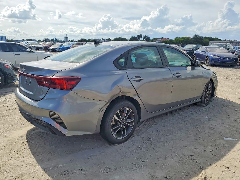 63037256 :رقم المزاد ، 3KPF24AD9PE669026 vin ، 2023 Kia Forte مزاد بيع