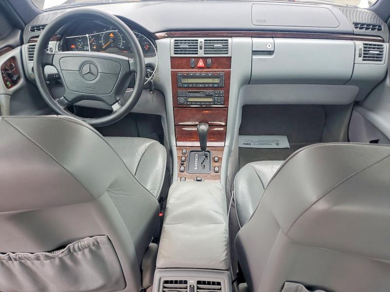 1996 Mercedes-benz E მანქანა იყიდება აუქციონზე, vin: WDBJF55F5TJ013532, აუქციონის ნომერი: 62653026