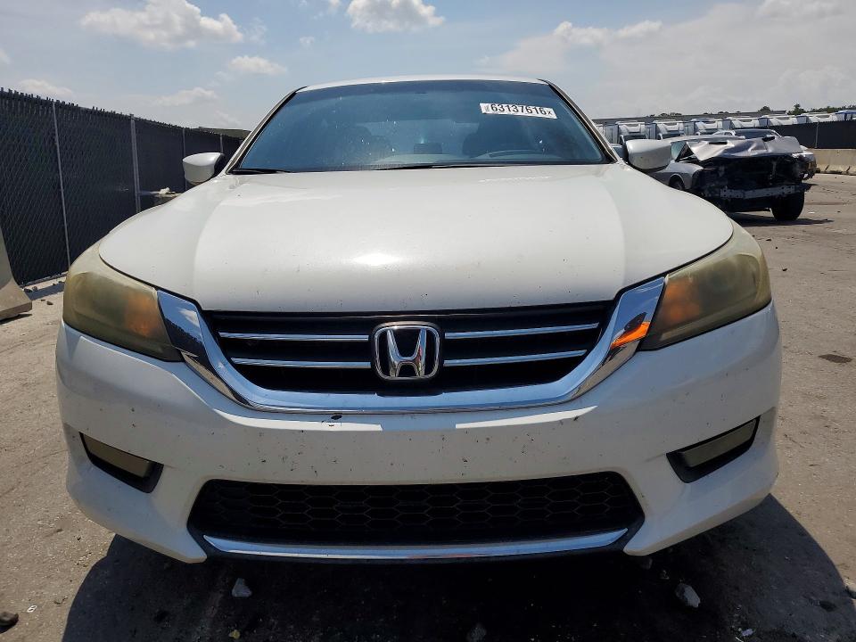 63137616 :رقم المزاد ، 1HGCR2F59FA035268 vin ، 2015 Honda Accord مزاد بيع