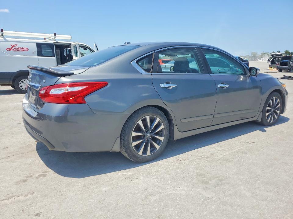 Продажа на аукционе авто 2017 Nissan Altima, vin: 1N4AL3AP0HC174112, номер лота: 62401686