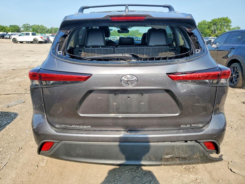 60815006 :رقم المزاد ، 5TDHZRBH6NS219100 vin ، 2022 Toyota Highlander مزاد بيع