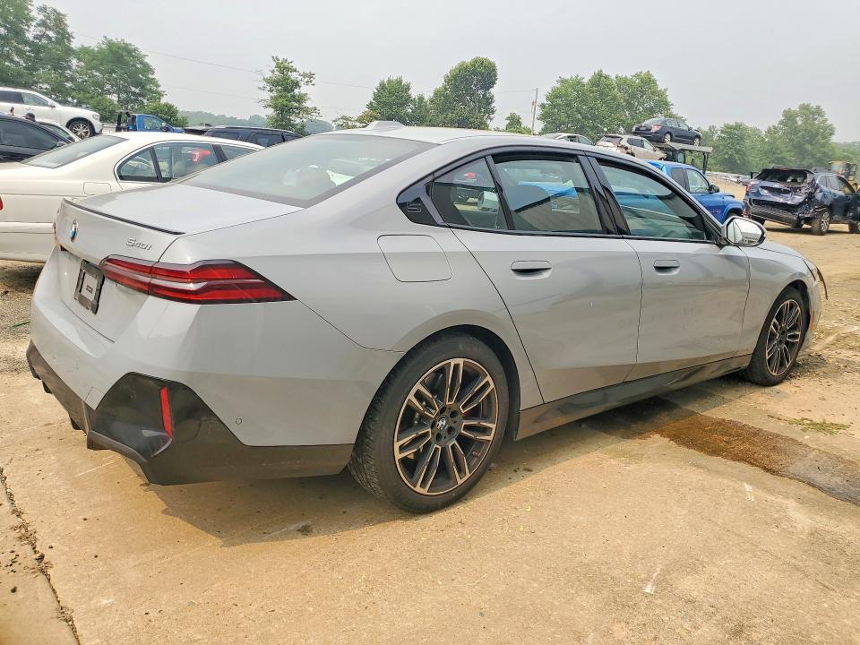 61534876 :رقم المزاد ، WBA63FJ04RCR06759 vin ، 2024 Bmw 540 مزاد بيع